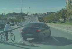 Arnavutköy'de otomobil kırmızı ışıkta geçti; bisikletli çocuklar kıl payı kurtuldu