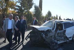 Adıyaman'da iki otomobil çarpıştı; 1'i polis 2 yaralı