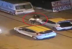 Sokak ortasında darbedilen kadını vatandaşlar kurtardı; o anlar kamerada