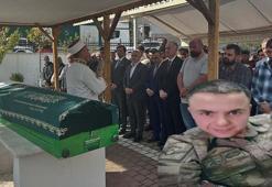 Şehadet haberini duyunca 'Vatan sağ olsun' diyen şehit babası, toprağa verildi