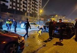 Bursa'da 3 aracın karıştığı zincirleme trafik kazası: 2 yaralı