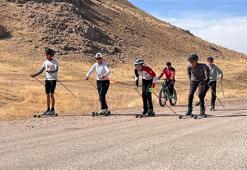 Tekerlekli kayak takımı, köy yolunda Balkan Şampiyonası'na hazırlanıyor