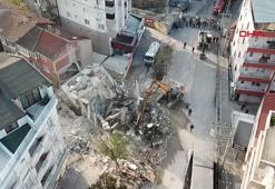 Gebze'de yıkılan binanın enkaz kaldırma çalışmaları havadan görüntülendi