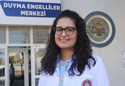 Yanlış ilaç nedeniyle işitme kaybı yaşayan Selen, tedavi gördüğü hastaneye doktor oldu