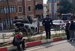 Otomobil ile çarpışan kamyonet takla attı: 2 yaralı