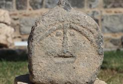 Diyarbakır’da ‘Emojili asker mezar taşı’ sergilenmeye başlandı