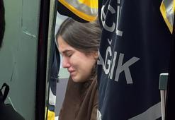 Beyoğlu’nda 2 katlı binada çıkan yangında mahsur kalan 4 kişi kurtarıldı