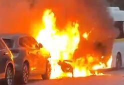 Öğrenci servis minibüsünde çıkan yangın, otomobile sıçradı