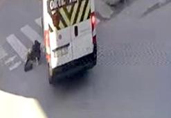 Avcılar’da servis minibüsü yayaya çarptı