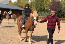 Hippoterapi ile özel gereksinimli bireyler şampiyonalara hazırlanıyor