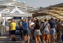 İzmir'e yılın ilk 10 ayında kruvaziyer ile yaklaşık 66 bin turist geldi