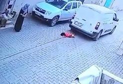 Kargo aracının altında kalan çocuk hayatını kaybetti; kaza kamerada