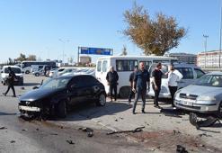 Yaya geçidinde otomobilin çarptığı kadın ile sürücü yaralandı