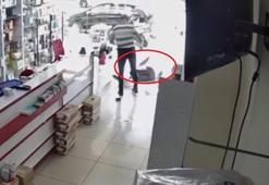 Eczacı teknisyeni öncesinde kendisini darbeden kişinin babasını tartaklamış