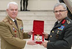 Kara Kuvvetleri Komutanı Orgeneral Tokel, Romanya'da