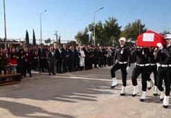 2 otomobilin çarptığı kazada ölen polis memuru, memleketine uğurlandı
