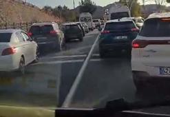 Tunceli’de sürücüler, fermuar yöntemiyle ambulansa yol verdi