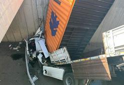 TIR, kamyonete çarpıp köprüden düştü: 2 yaralı