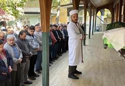 Evde boğazı kesilmiş halde bulunan 2 engelli çocuk annesi, toprağa verildi