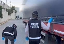 7 milyon 500 bin liralık kaçak tütün ile boş makaron TIR'da ele geçirildi