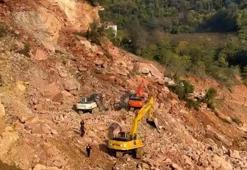 Göçük altında kalan kamyon şoförü için arama kurtarma çalışmaları durduruldu