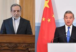 Çin Dışişleri Bakanı Wang, İranlı mevkidaşı Arakçi ile görüştü