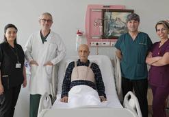 Kalbinde tümör ve 3 ana damar tıkanıklığı tespit edilen hasta ameliyatla sağlığına kavuştu