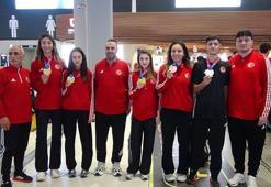 Dünya şampiyonu Tekvando Milli Takımı yurda döndü