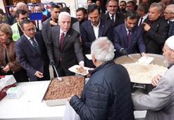 Bağcılar'da Türbe Dede Pilav Günü nedeniyle 2 ton pilav dağıtıldı