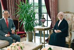 Emine Erdoğan, Çin'in Ankara Büyükelçisi ile bir araya geldi