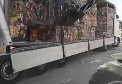 Preslenmiş atık kağıtların arasında kaçak sigara taşıyan 2 şüpheli yakalandı