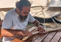 Toprak altından çıkarılan Fin balinasının iskeleti puzzle gibi birleştiriliyor