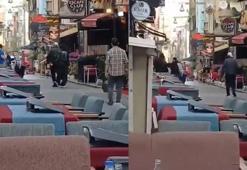 İstiklal Caddesi’nde esnaf arasında silahlı kavga kamerada: 2 yaralı