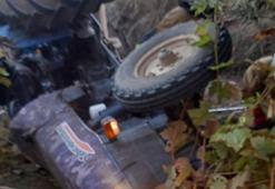 Devrilen traktörün altında kalan emekli öğretmen, hayatını kaybetti