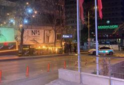 Motosikletli şüpheli caddede tabancayla rastgele ateş açtı