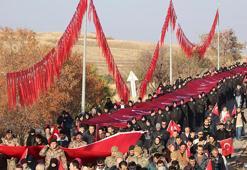 Aziziye Destanı’nın 148'nci yıl dönümünde Erzurumlular, ecdadı için yürüdü