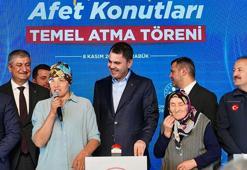 Karabük'teki yangında köyünü terk etmek istememişti; Bakan Kurum ile birlikte temel attı