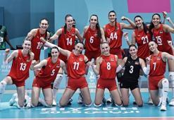 Kadın Voleybol Milli Takımı, Azerbeycan'ı 3-0 mağlup etti