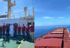 Okyanusun ortasında Atatürk'e saygı duruşu