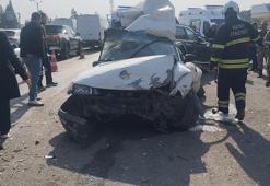 Freni arızalanan kamyon, kırmızı ışıkta bekleyen 6 araca çarptı: 4 yaralı