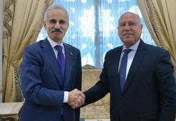 Bakan Uraloğlu, Mısır Ulaştırma Bakanı El-Vezir ile bir araya geldi