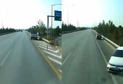 Otoyolda sol şeritte duraklayan otomobile, başka bir otomobil çarptı; kaza anı kamerada