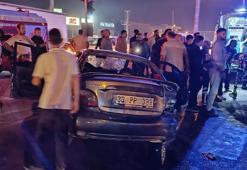 Otomobil ile çarpışan yolcu minibüsü, sulama kanalına düştü: 10 yaralı