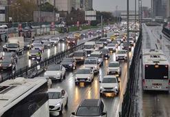 İstanbul'da yağmur etkili oldu, trafikte yoğunluk yaşandı