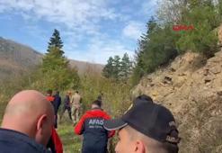 Arama kurtarma ekipleri, 5 yaşındaki Osman'ın mavi montunun bulunduğu bölgeye gidiyor