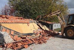 Dünyaca ünlü Karabağlar Yaylası'ndaki 4 kaçak yapının yıkımına başlandı