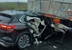 Otomobil, TIR’a arkadan çarptı: 3 yaralı