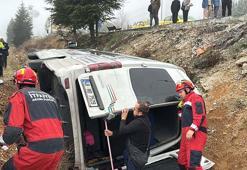 Yolcu minibüsü şarampole devrildi: 15 yaralı