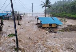 Filipinler'de Fung-wong Tayfunu’nda hayatını kaybedenlerin sayısı 27’ye yükseldi