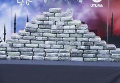 İstanbul'da operasyonla ele geçirilen 494 kilo uyuşturucu emniyette sergilendi